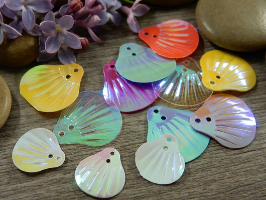 Simpukka paljetti/riipus, 19x18mm, mixsetti, 25-30kpl