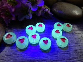 Akryylihelmi pimeässä hohtava sydän, 7mm, kirkas/punainen, 20kpl