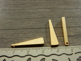 Kolmioriipus, 22x5mm, 18K/ kulta , 1kpl