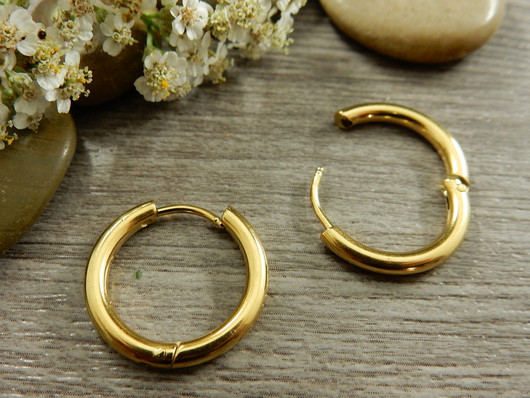 Korvakorurengas, 19x2.5mm, 18K/kulta/rst, 1pari