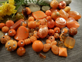 Akryylihelmi lajitelma, 3-28mm, oranssi, 50g