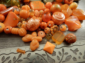 Akryylihelmi lajitelma, 3-28mm, oranssi, 50g