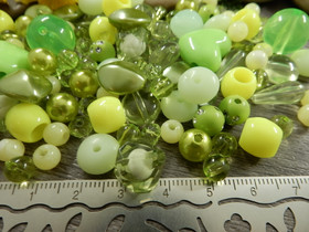 Akryylihelmi lajitelma, 3-28mm, vihreä, 50g