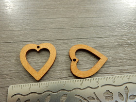 Puuriipus sydän, 25x23mm, ruskea, 1kpl