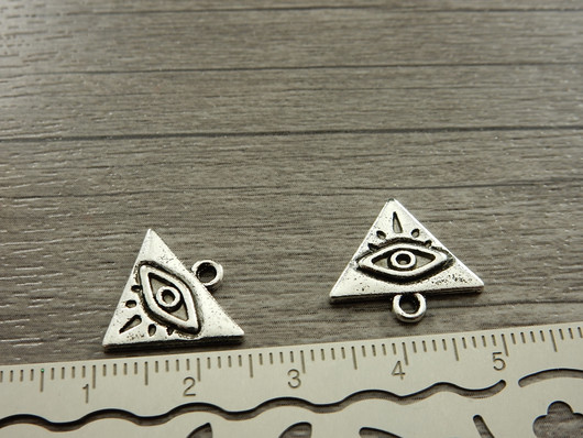 Silmäriipus, 15x16mm, kromi, 1kpl