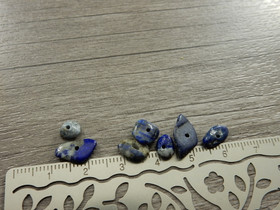  Kivisiruhelmi lapis lazuli, 3-14mm, sininen, 20kpl