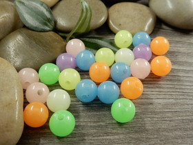 Akryylihelmi pimeässä hohtava, 8mm, mixsetti, 20kpl