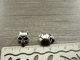 Metallihelmi pääkallo, 12x8mm, kromi, 10kpl