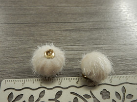 Pom pom riipus, 17x14mm, kerma/kulta, 1kpl