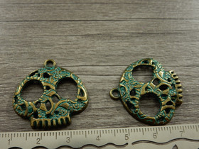 Pääkalloriipus, 27x27mm, patinapronssi, 1kpl