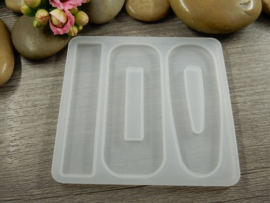 Silikonimuotti pinni/ klipsi, 75x70.5x3.5mm, 1kpl