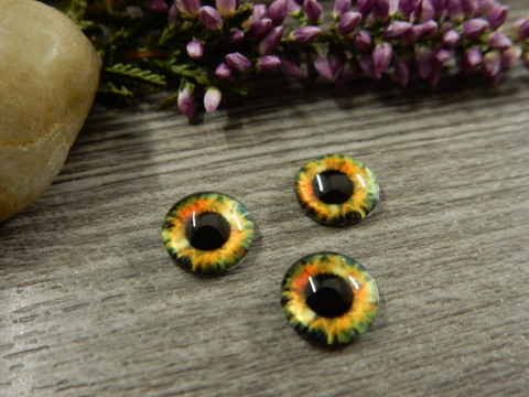 Kapussi silmä, 8mm, moniväri/keltainen, 1kpl