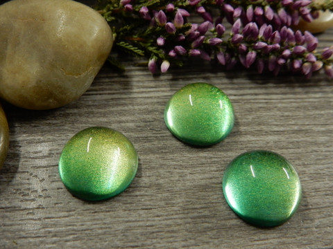 Kapussi glitter, 14mm, moniväri/vihreä, 1kpl