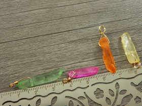 Kristalliriipus kvartsi, n.20-35x3mm, mix setti, 5kpl