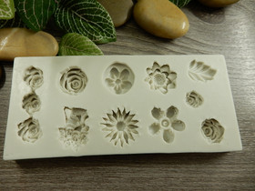 Silikonimuotti kukat,  130x60mm, beige, 1kpl