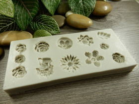 Silikonimuotti kukat,  130x60mm, beige, 1kpl