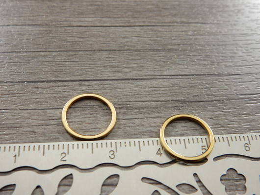Linkki ympyrä matta, 12x0.9mm, umpi, 18K/kulta/rst, 10kpl