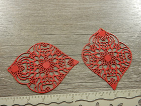 Kuvioriipus, 53x41mm, punainen, 1kpl