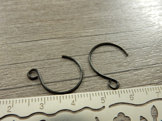 Korvakorukoukku pyöreä, 19x15mm, musta/rst, 10paria