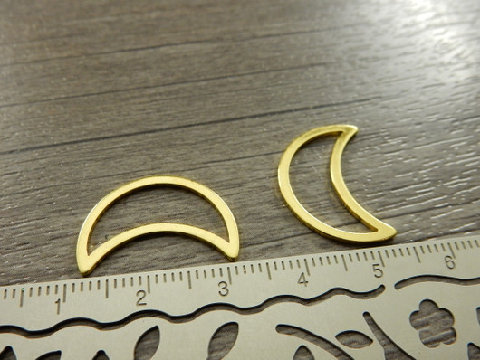 Linkki kuu, 21x15mm, umpi, kulta/rst, 1kpl
