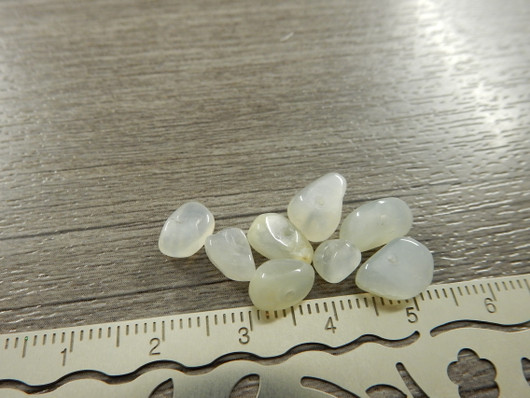 Kivisiruhelmi valkoinen kuukivi, 3-14mm, valkoinen, 20kpl