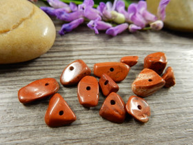 Kivisiruhelmi punainen jaspis, 3-14mm, punainen, 20kpl