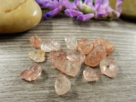 Kivisiruhelmi mansikka kvartsi, 3-14mm, punertava, 20kpl