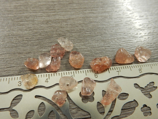 Kivisiruhelmi mansikka kvartsi, 3-14mm, punertava, 20kpl