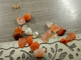 Kivisiruhelmi karneoli, 3-14mm, punertava, 20kpl