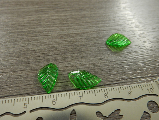 Lehtiriipus akryyli, 14x9mm, vihreä, 1kpl
