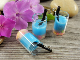 Hedelmäjuomariipus, 25x11mm, moniväri, 1kpl