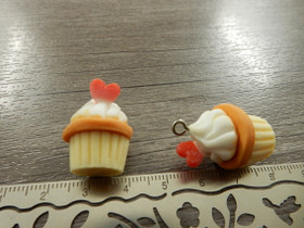 Kuppikakkuriipus, 27x17mm, moniväri, 1kpl