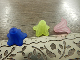 Akryylihelmi kukka, 13x18mm, mix setti, 10kpl