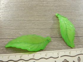 Lehtiriipus akryyli, 38x14mm, vihreä, 1kpl