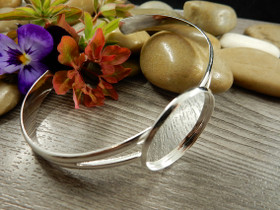 Käsikorupohja, 25mm kapussille, n.60mm, kirkashopea, 1kpl