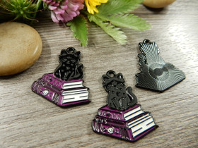 Noitakirjat ja kissariipus, 26x22mm, moniväri, 1kpl