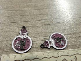 Kissa taikapullossariipus, 30x20mm, moniväri, 1kpl