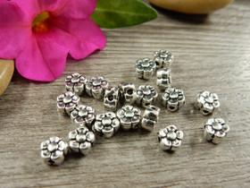 Metallihelmi kukka, 5mm, kromi, 20kpl