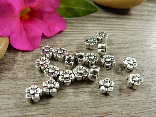 Metallihelmi kukka, 5mm, kromi, 20kpl