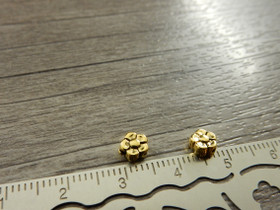 Metallihelmi kukka, 5mm, kulta, 20kpl