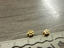 Metallihelmi kukka, 5mm, kulta, 20kpl