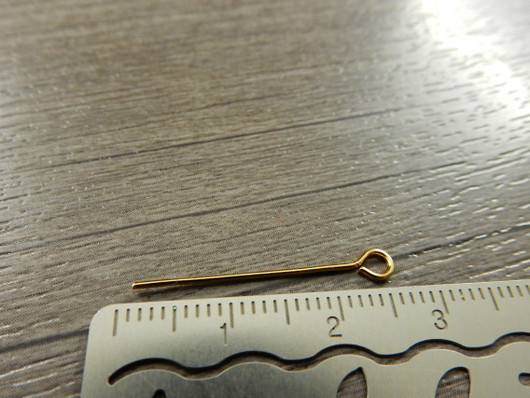 Korupiikki silmukkapää, 25x0.7mm, rst/vaaleakulta, 50kpl