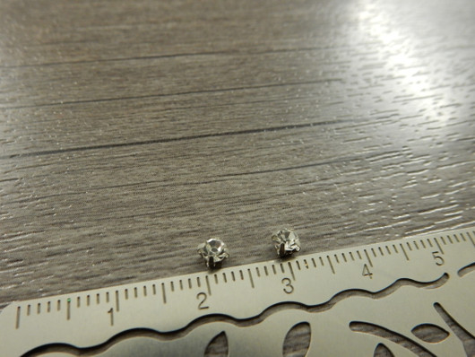 Koriste/ kapussi strassi, 3x2.5mm, kromi, 50kpl