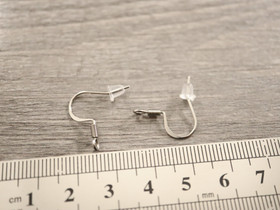 Korvakorukoukku+ tausta, käännetty lenkki, 18x18mm, rst, 10paria