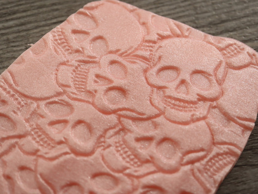 Kuviorulla pääkallot, 10x2.4cm, 1kpl