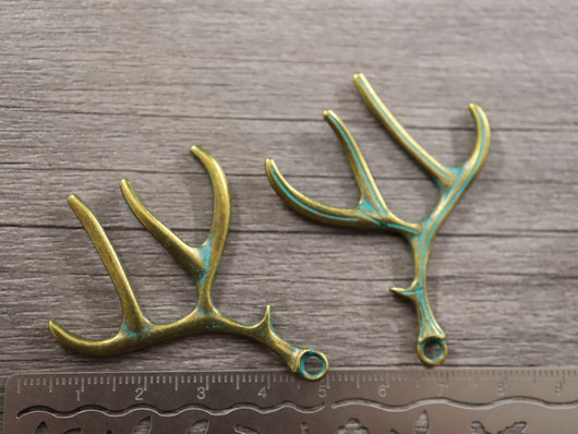 Sarvetriipus, 52x40mm, patinapronssi, 1kpl