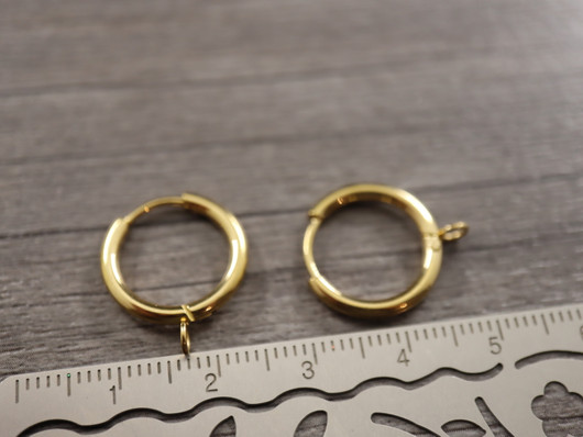 Korvakorurengas lenkillä huggie, 19x16x2mm, kulta/rst, 1pari