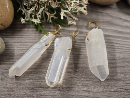 Kristalliriipus kvartsi, n.35-50x6-13mm, kirkas, 1kpl