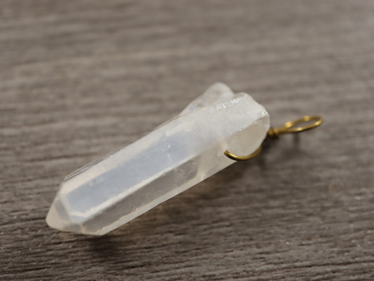 Kristalliriipus kvartsi, n.35-50x6-13mm, kirkas, 1kpl