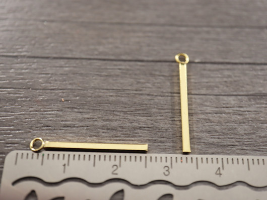 Palkkiriipus, 23x1.5mm, 24K kulta/rst, 1kpl